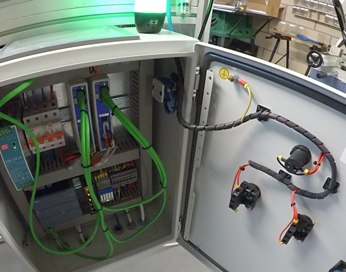 Cuadros y Componentes Eléctricos